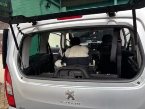 Nice feature opening rear glass